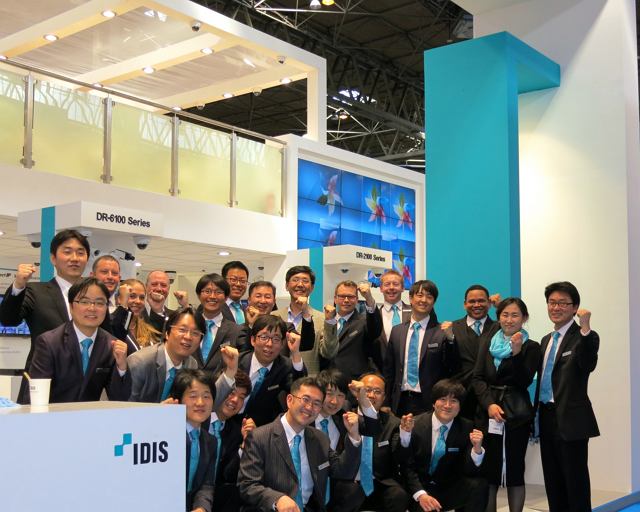 IDIS International Team from UK, Korea, USA and Netherlands_middle.png